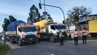 Langgar Jam Operasional di Tangerang, 33 Truk Tanah Diamankan Polisi