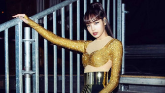 Terungkap! Segini Ukuran Pinggang Lisa BLACKPINK yang Super Kecil
