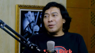 Detik-detik Komeng Jadi MC di Acara DPD RI, Lempar Candaan hingga Senggol Politik Dinasti