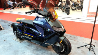 Ada Motor Listrik Harga Fantastis di Pameran IIMS 2024