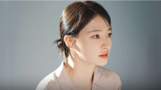 Song Ha Yoon Sampai ke Psikiater untuk Dalami Peran Jung Soo Min di Marry My Husband