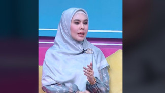 Jelaskan Soal Penyakitnya, Netizen Salfok ke Jumlah Gelang Kartika Putri