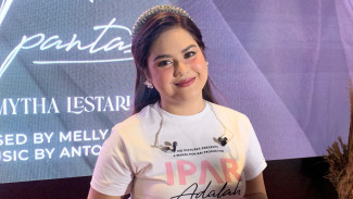Mytha Lestari Menangis Saat Nyanyikan Lagu Ciptaan Melly Goeslaw