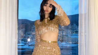 Pamer Foto di Monaco, Lisa BLACKPINK Jadi Sorotan Pakai Outfit Daur Ulang