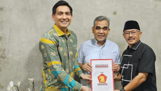 Klarifikasi Lucky Hakim, Foto dengan Sekjen Gerindra Bukan Dagelan