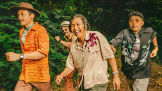 Lagu Sunda Bertemu Rock Selancar The Panturas Hadirkan Lagu Lasut Nyanggut