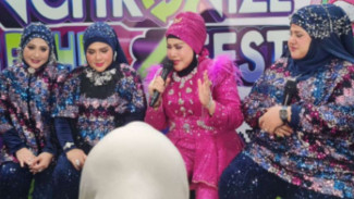 Tampil Bareng Sang Ibu Elvy Sukaesih di Synchronize Festival, Wirdha Sylvina Ngaku Merasa Bangga
