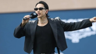 Konser Rain di Taiwan Berubah Jadi Momen Duka, Ajak Penonton Mengheningkan Cipta untuk Barbie Hsu