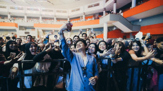 Juicy Luicy dan Adrian Khalif Sukses Guncang Malang dalam Konser Untuk Korban Sakit Hati Lagi