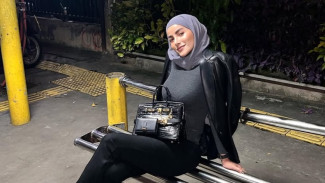 Bukan Sendiri, Olla Ramlan Bawa Gandengan ke Pernikahan Luna-Maxime