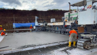 Akselerasi Proyek Tol Bocimi Seksi 3, SIG Sudah Pasok 29.990 Ton Semen
