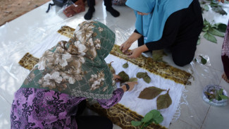 PLN IP Dorong Pengembangan Ekonomi Kreatif Perempuan di Desa Lewat Ecosalam