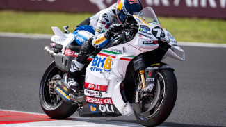 Alex Marquez Perkasa, Menang di Sprint Race MotoGP Valencia 2025 Setelah Duel Sengit dengan Acosta