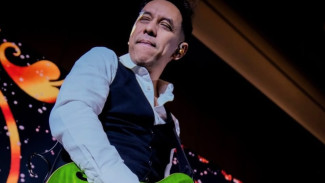 Jenuh Tema Cinta-cintaan, Pongki Barata Rilis Album Rock 8090 Bareng Gitaris-gitaris Top