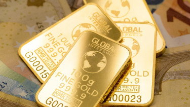 Emas adalah salah satu komoditas yang paling banyak diamati di Indonesia,