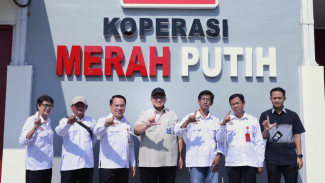 Dorong Koperasi Produktif dan Berdaya Saing, Dirut LPDB Koperasi Tinjau KKMP Sampangan dan KUD Usaha Mina